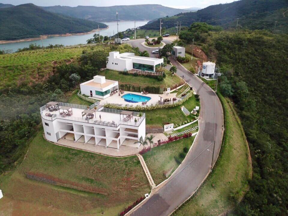 Villa Casa No Mirante De Escarpas Capitólio Esterno foto